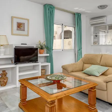 Seaview Balcony In Calahonda By Costarentals - Ref 203 Lejlighed